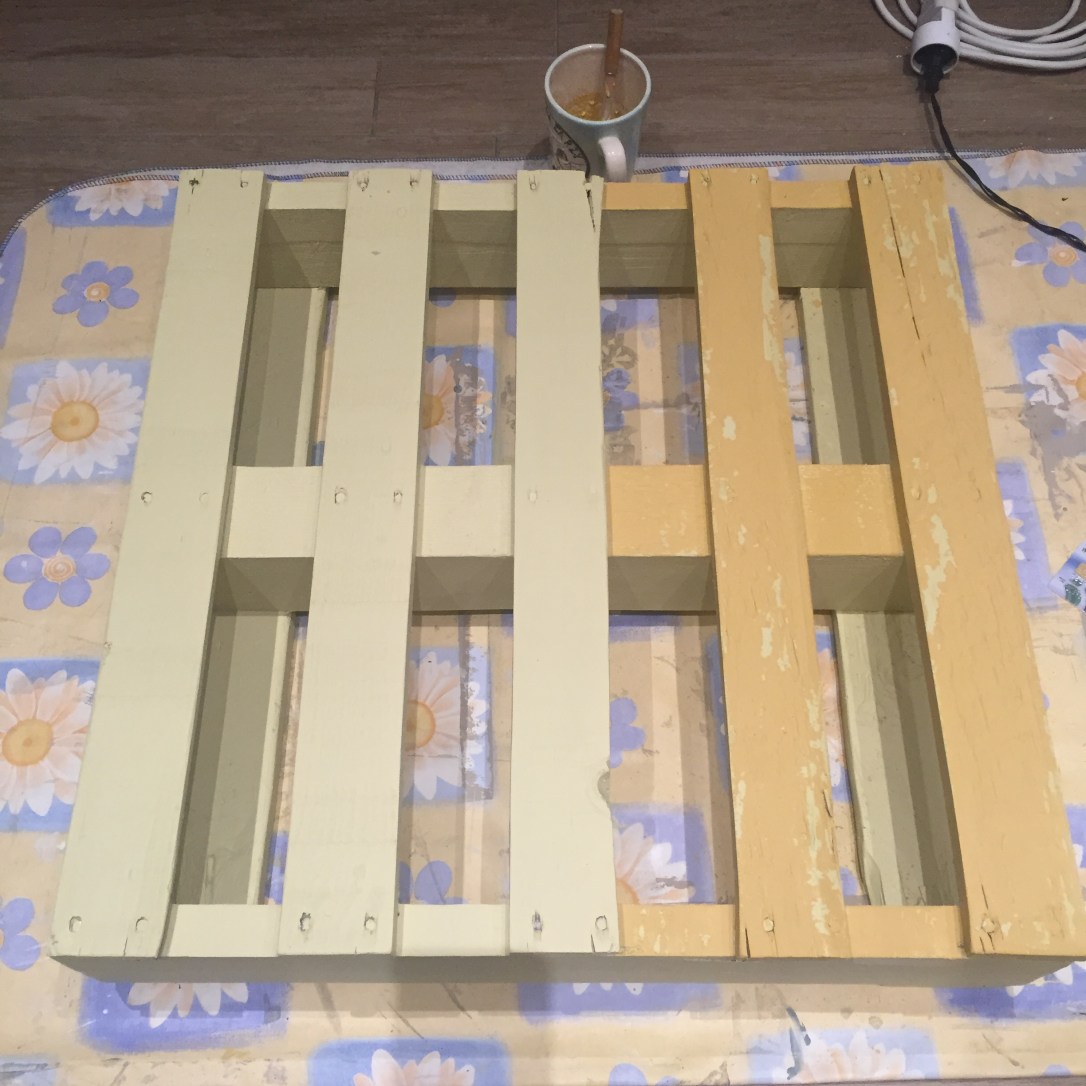 Tavolino di servizio con bancali