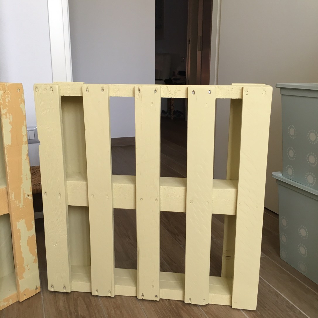 Tavolino di servizio con bancali